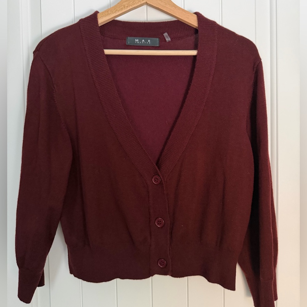 Women's Deep Burgundy Cropped V-Neck Button Cardigan
